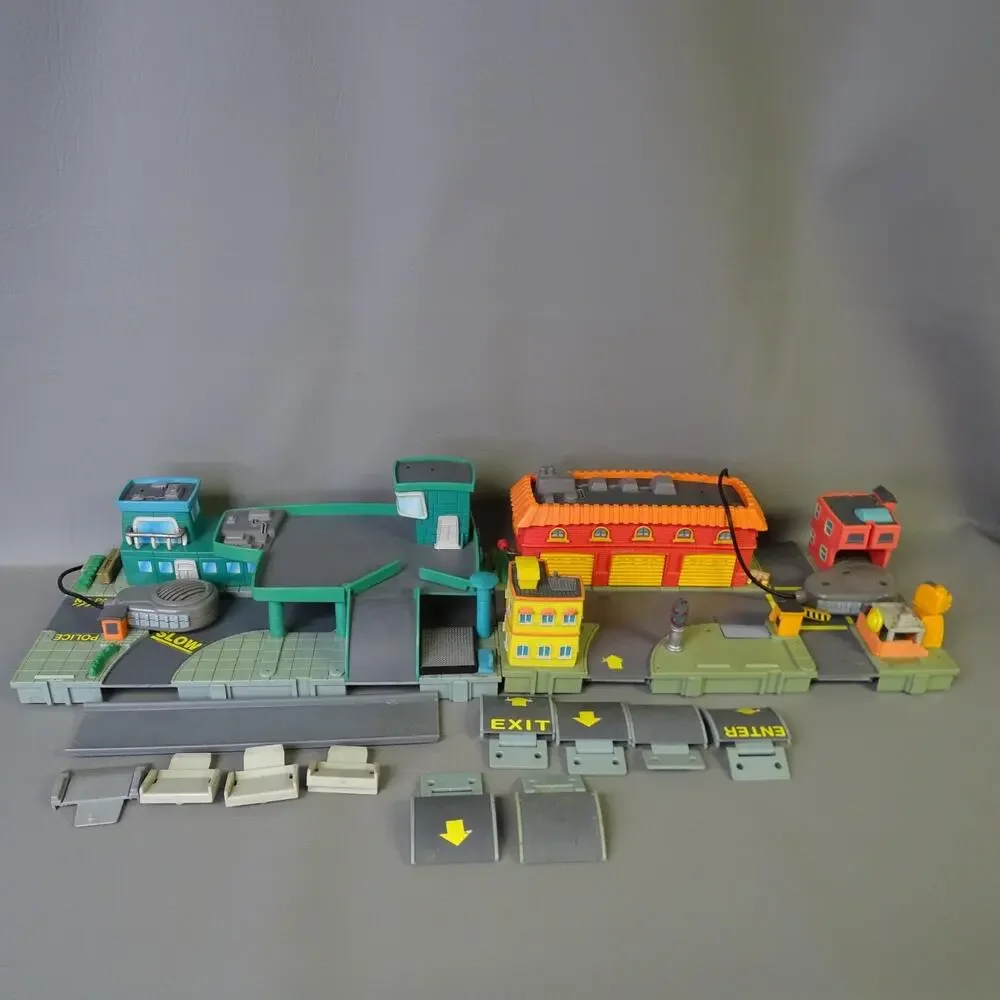 Phat Boyz City Phast Police Station Fire Station Play Set READ